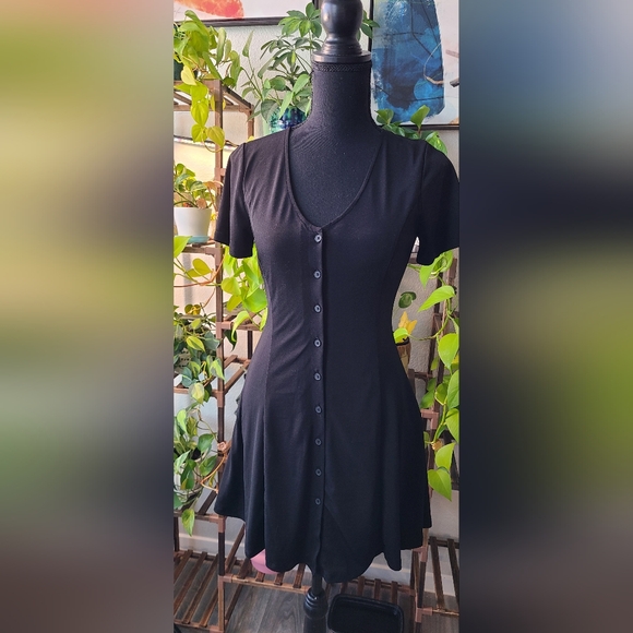 Dress - Picture 1 of 4